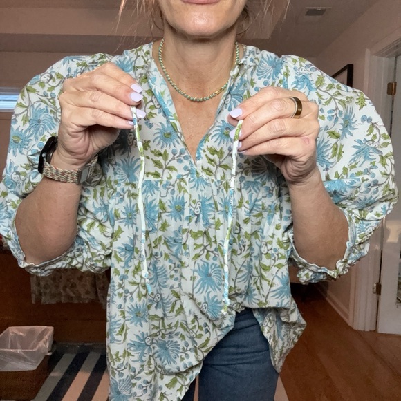 Mille Thalia  top in floral Blue and Green - Picture 4 of 6